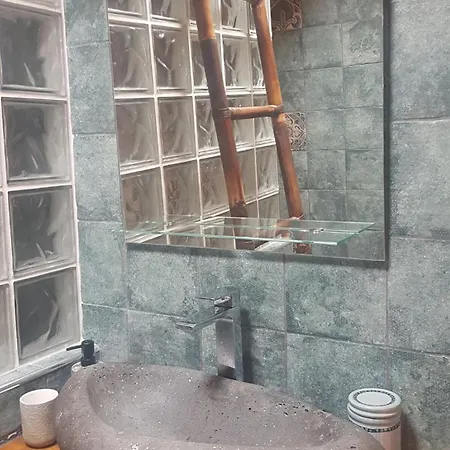 With An Outdoor Kitchen Apartman